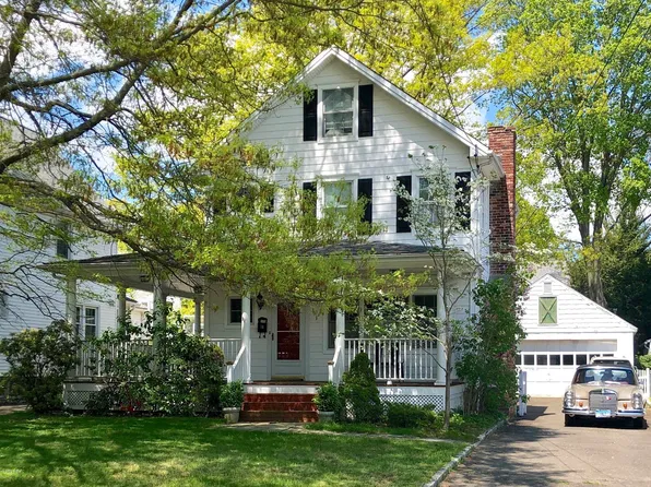 14 Kent Pl, Cos Cob, CT 06807