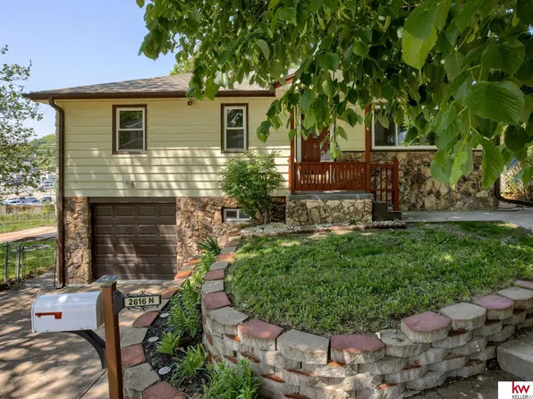 2616 N 71st St, Omaha, NE 68104