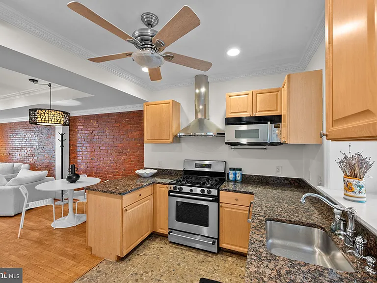 1010 W St NW — Photo 14