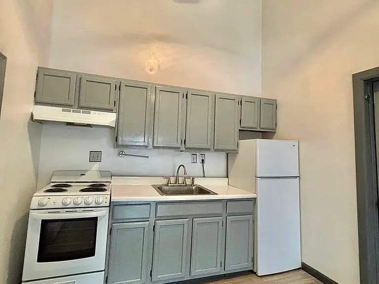 215 Avenue B #1F — Photo 2