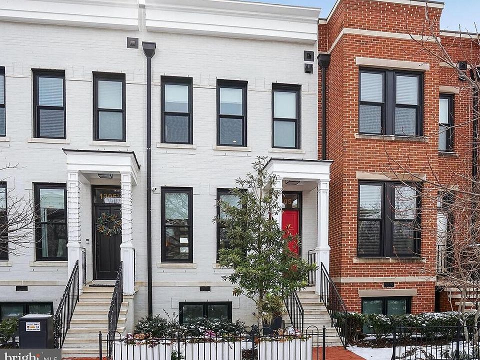 1st image of 1305 D St SE