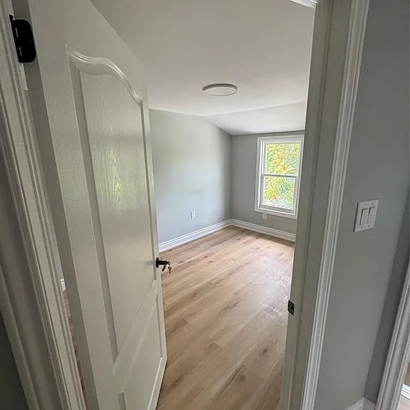 945 Wellington Ave #7 — Photo 17