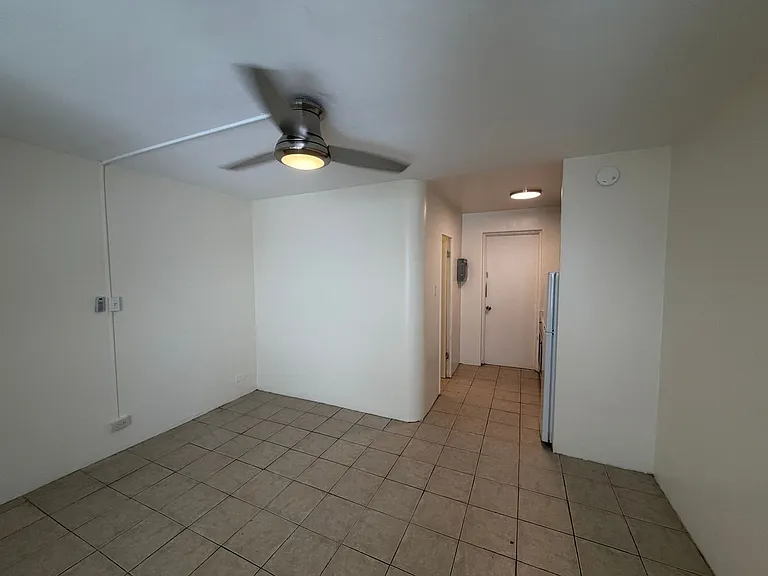 2319 Ala Wai Blvd — Photo 2