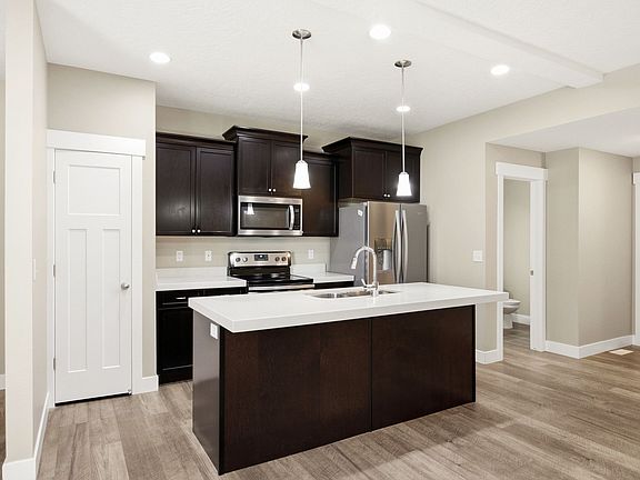 4th image of 9289 S Castlebury Ct