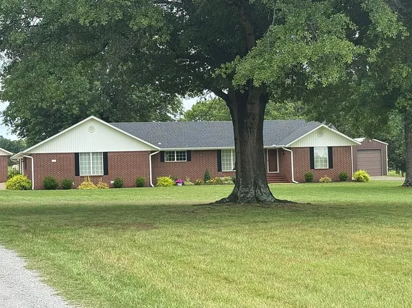 2822 W Main St, Charleston, AR 72933