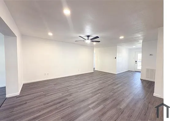 418 Clover Ln — Photo 8