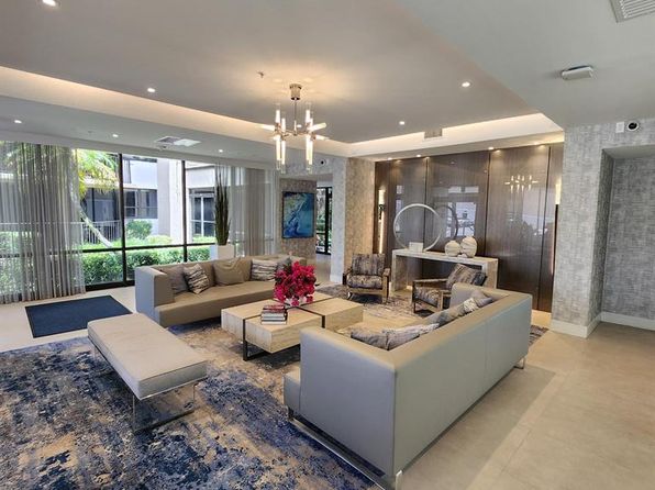 899 Jeffery St APT 302