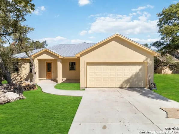 571 Deep Water Dr, Spring Branch, TX 78070