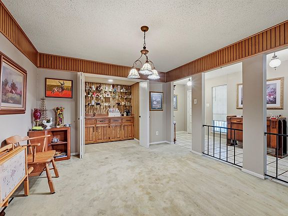 4th image of 4115 Greenway Dr