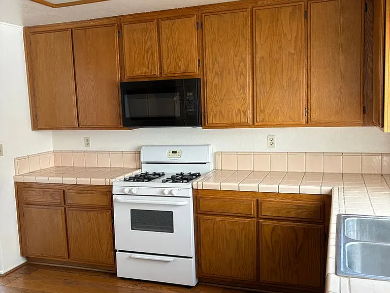 14333 La Crescenta Ave — Photo 7