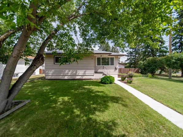 84 W Waterloo Dr SW, Calgary, AB T3C 3G1