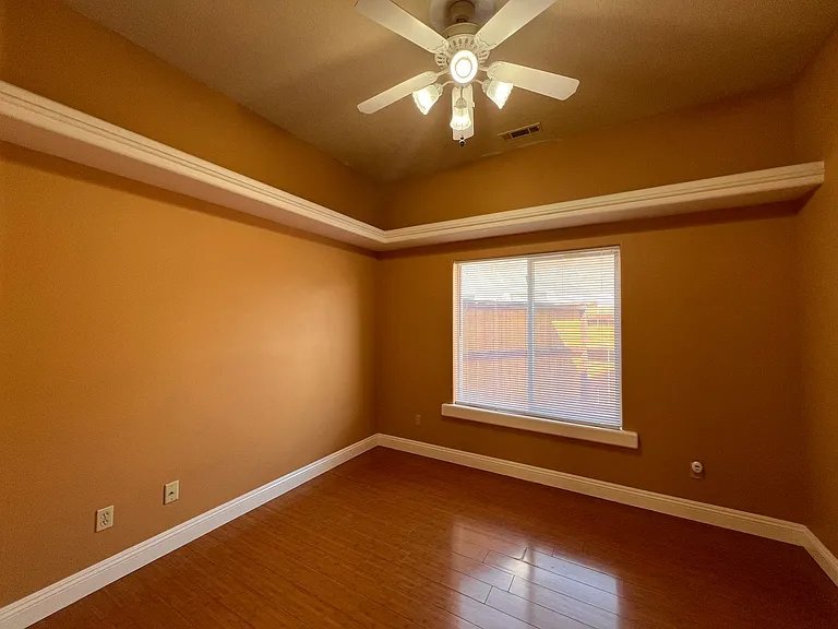 1021 Pepper Ln — Photo 34