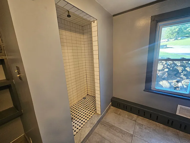184 Nininger Rd — Photo 8