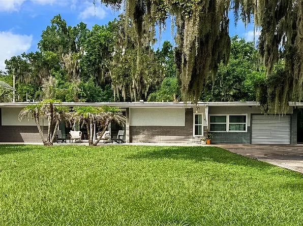 46 Palm Dr, Yalaha, FL 34797