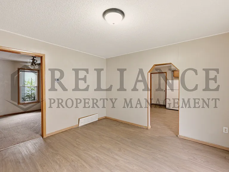 1028 W Munnell Ave — Photo 8