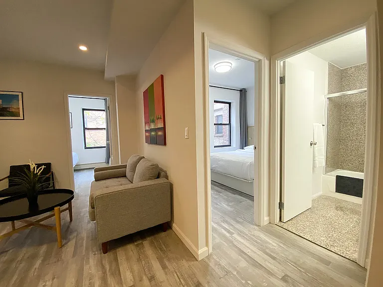 407 W 51st St #5F — Photo 8
