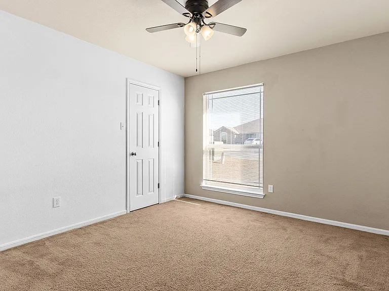 3408 Logsdon St — Photo 14