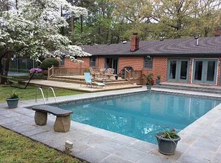 1354 Little Neck Rd, Virginia Beach, VA 23452