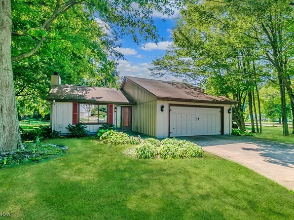 5456 Heather Hill Dr, Mentor, OH 44060