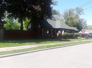 6 Gerald Rd, Stoneham, MA 02180