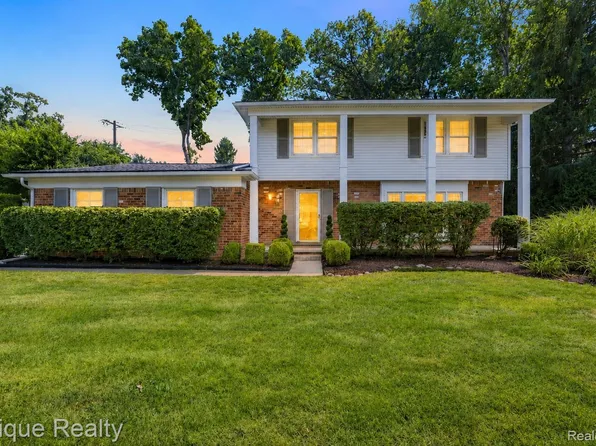 2774 Brady Dr, Bloomfield Hills, MI 48304