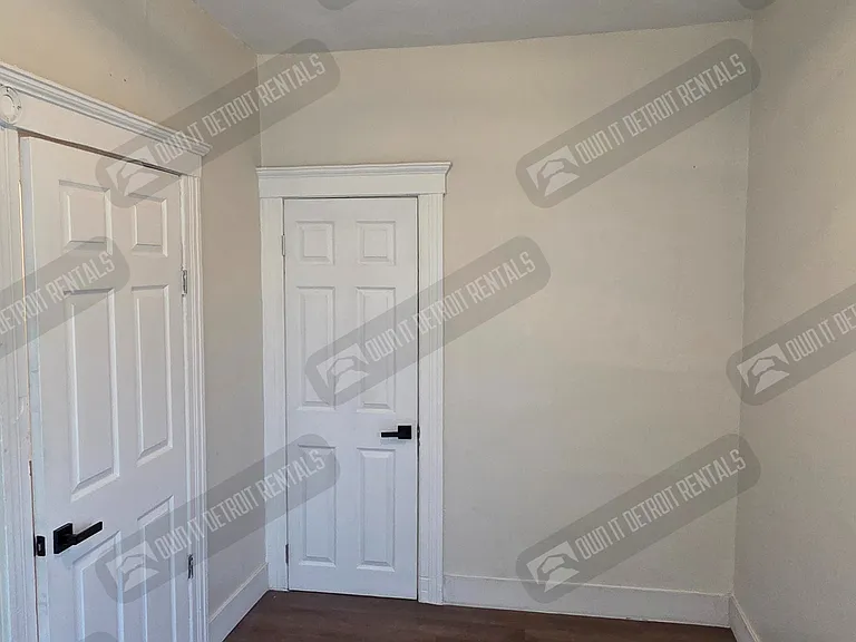 5205 25th St — Photo 9