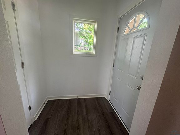 2nd image of 203 Helen St