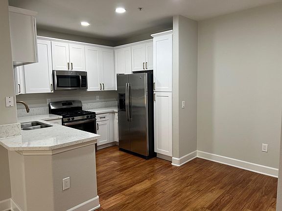3rd image of 349 Hauser Blvd