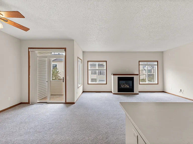 6860 Meadow Grass Ln S — Photo 14