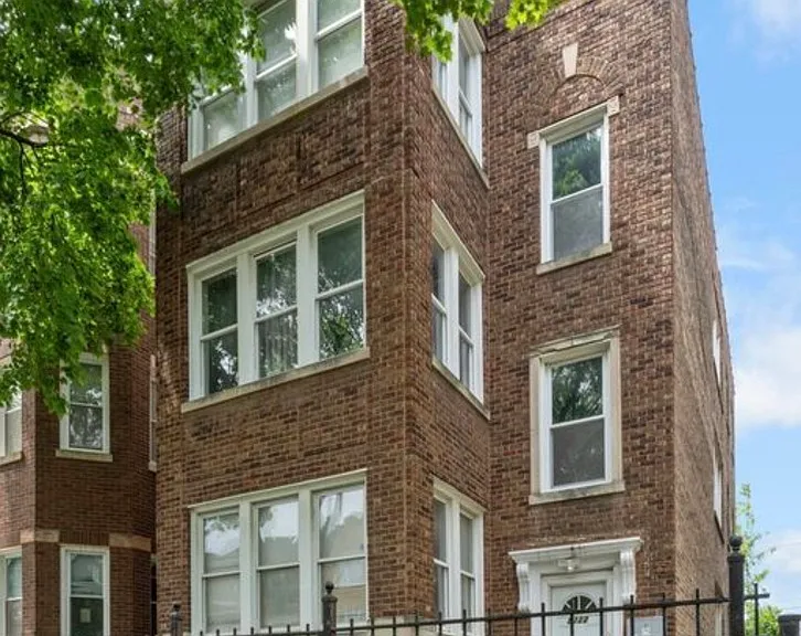 8222 S Maryland Ave #3 — Photo 1