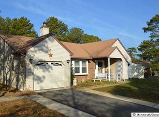 27 Amesbury Rd, Manchester Township, NJ 08759