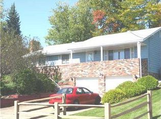110 Colonial Dr, Irwin, PA 15642