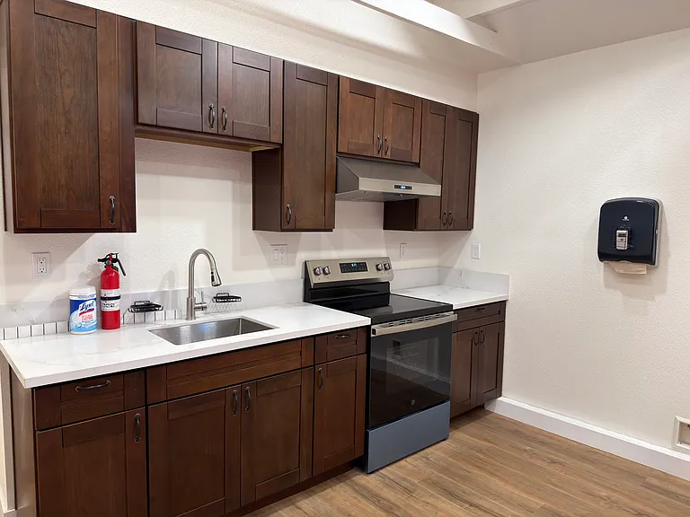 4224 Governor Dr — Photo 11