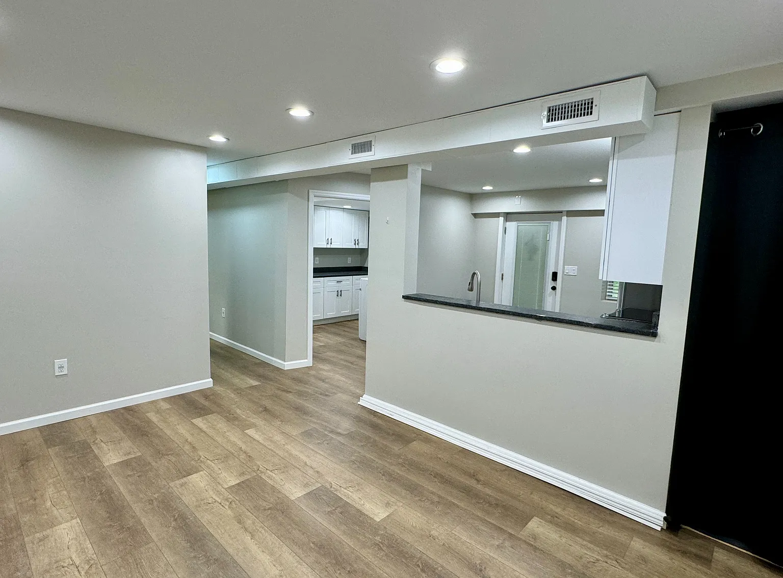 2 bed, 950 sqft, $1,100 — Photo 2