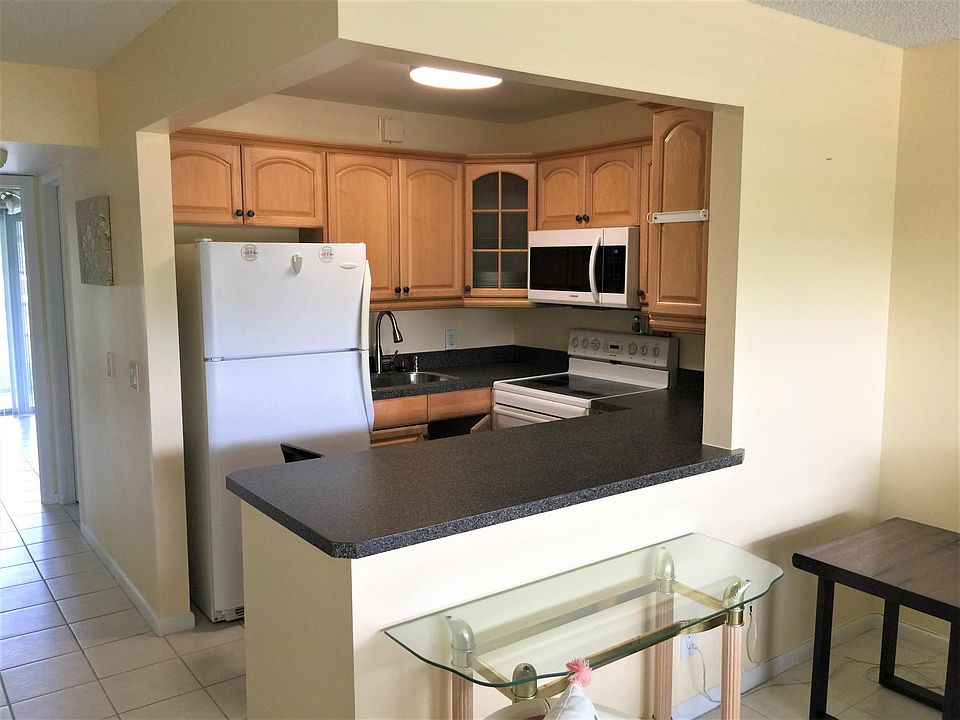 1st image of 15 Cambridge Cir