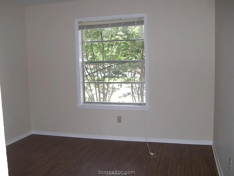 1411 Bermuda Ct — Photo 5