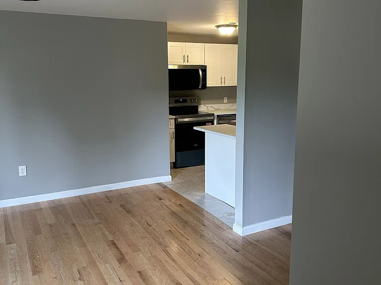 412 Elmwood Dr — Photo 6