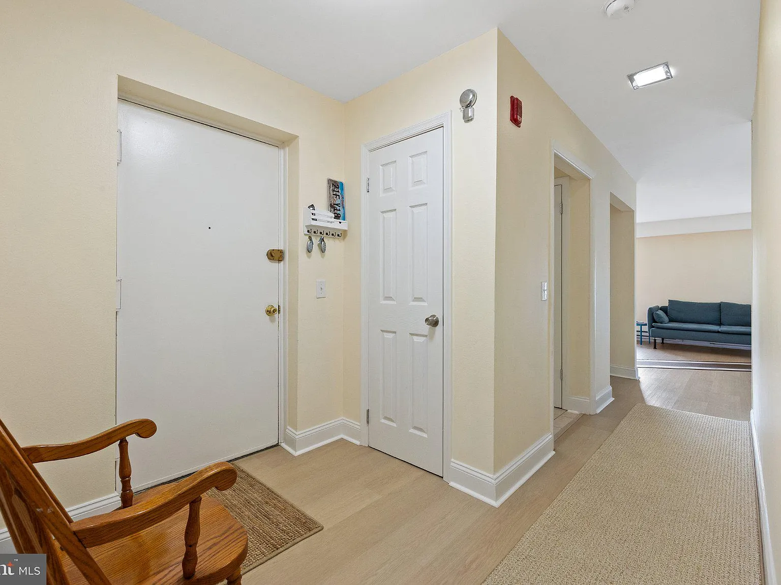 2 bed, 2.0 bath, 1237 sqft, $2,400 — Photo 2