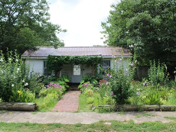 311 W 11th St, Caruthersville, MO 63830
