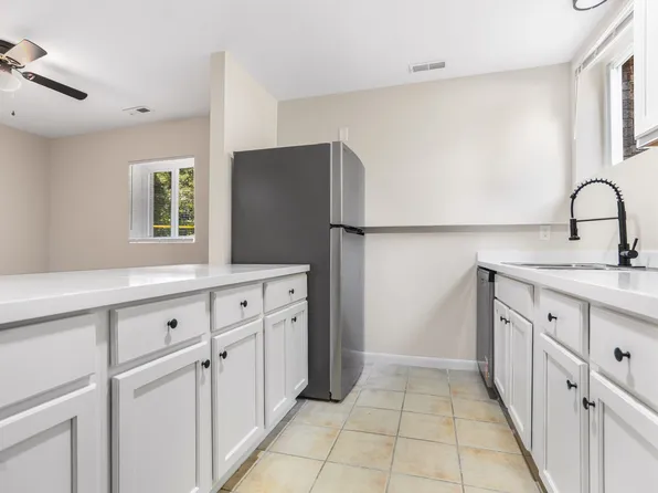 Modern Off Campus Student Living at The Ramsey - Chapel Hill!