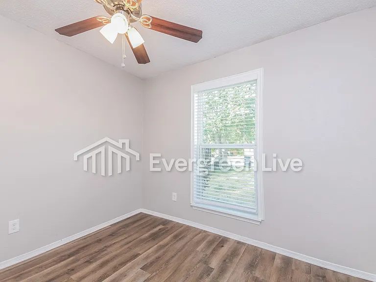 821 Quebec Dr — Photo 13