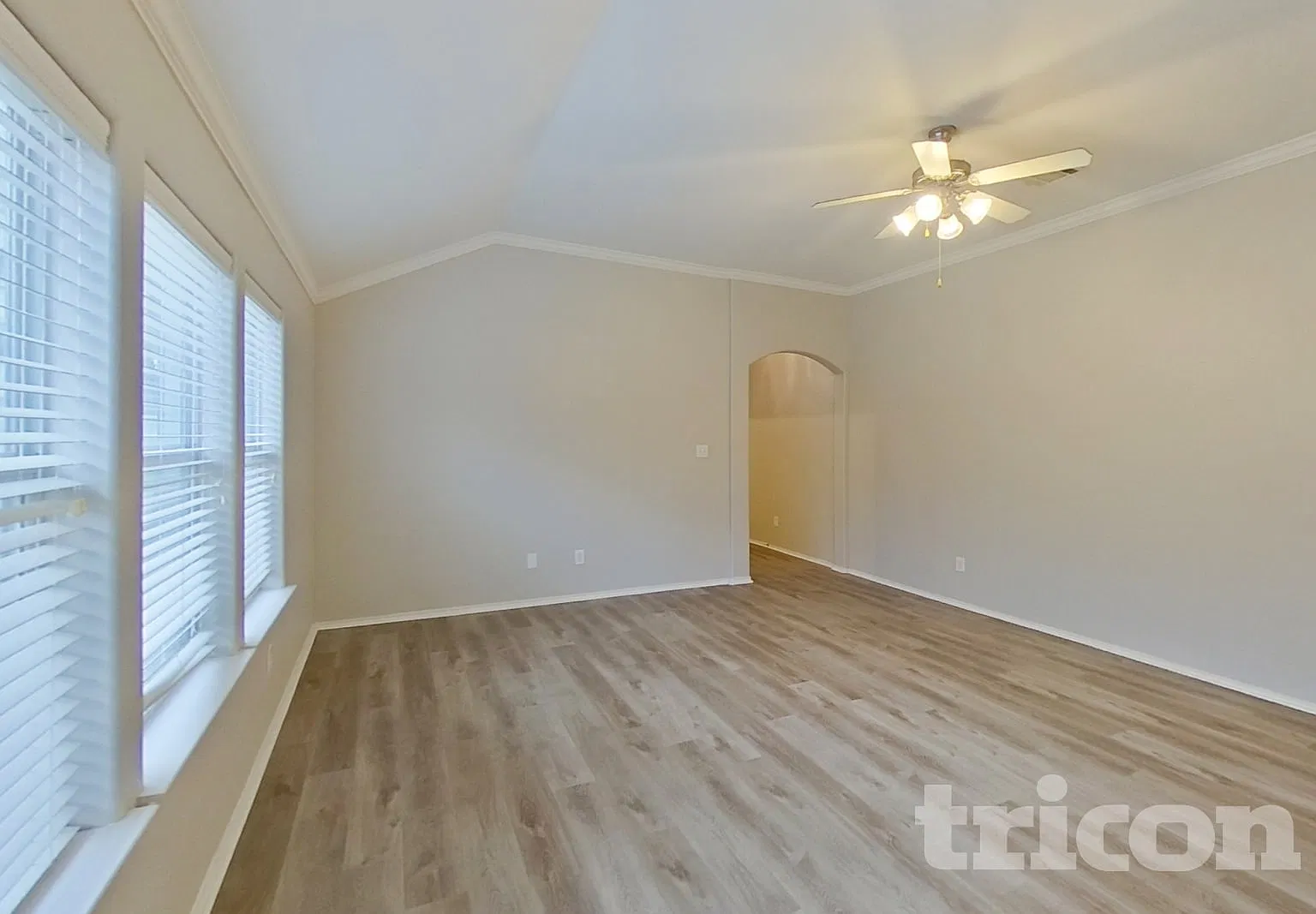 213 Oak Ridge Drive Waxahachie TX — Photo 2