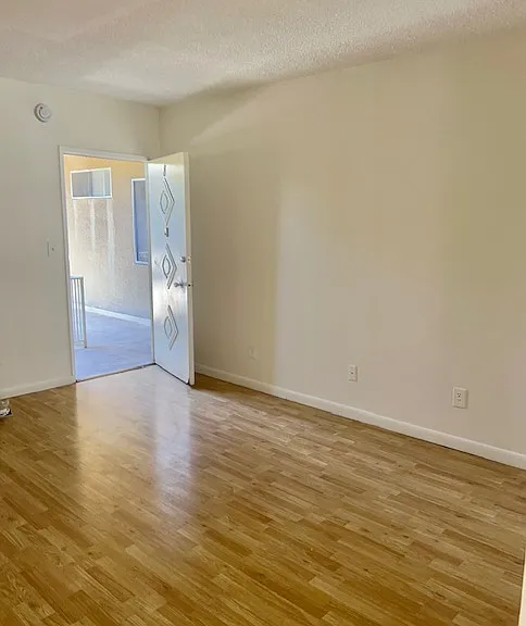 4804 Franklin Ave #8 — Photo 10