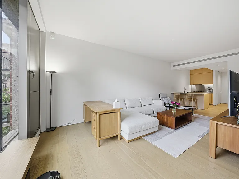251 W 14th St #5C — Photo 11