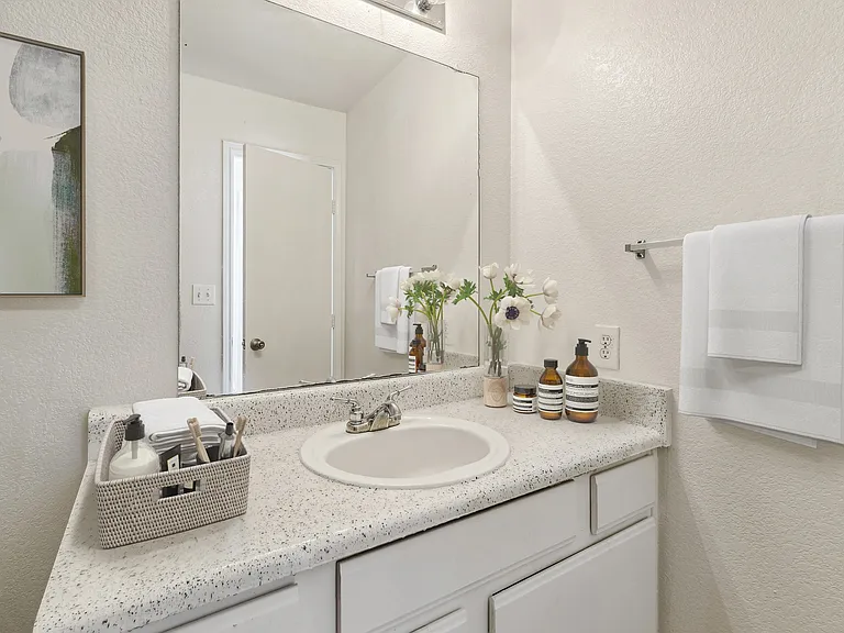Las Villas De Leon Apartments — Photo 33