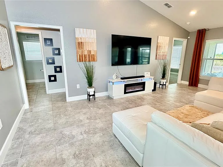 4015 Tullamore Ln — Photo 12