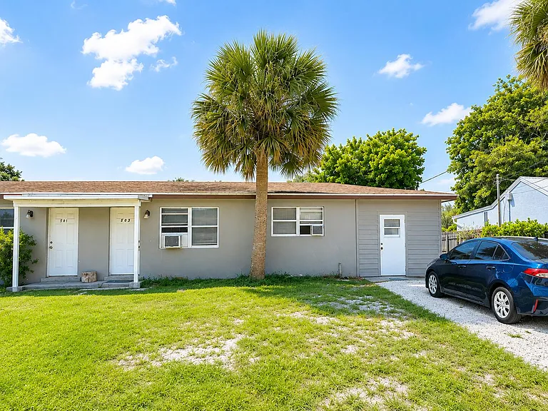 503 SE Flamingo Ave — Photo 1