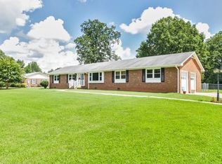 2312 Woodridge Rd, Burlington, NC 27215