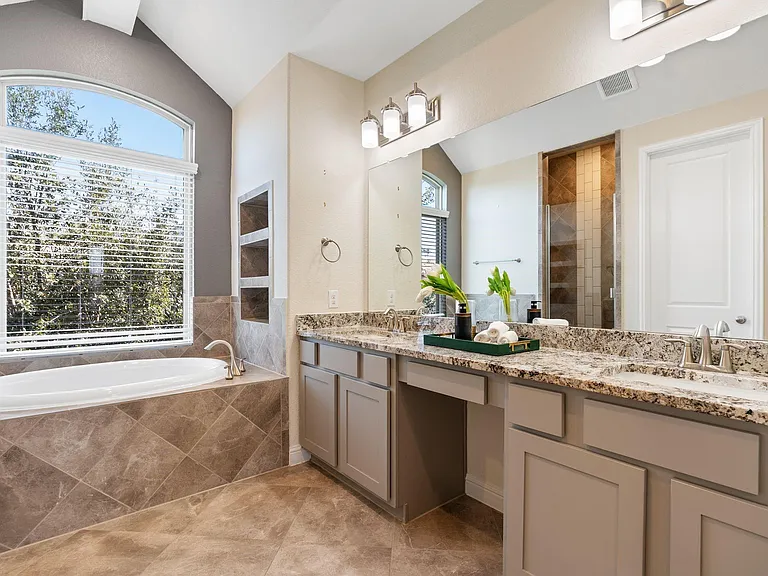 1752 Trinity Bend Dr — Photo 25