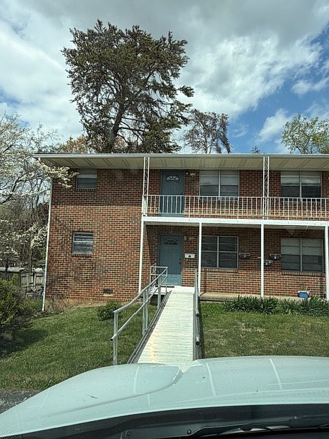 1st image of 235 Green Pine Ave APT 4